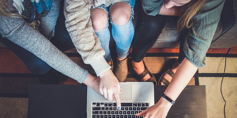 How can I start a tech blog without any cost?
